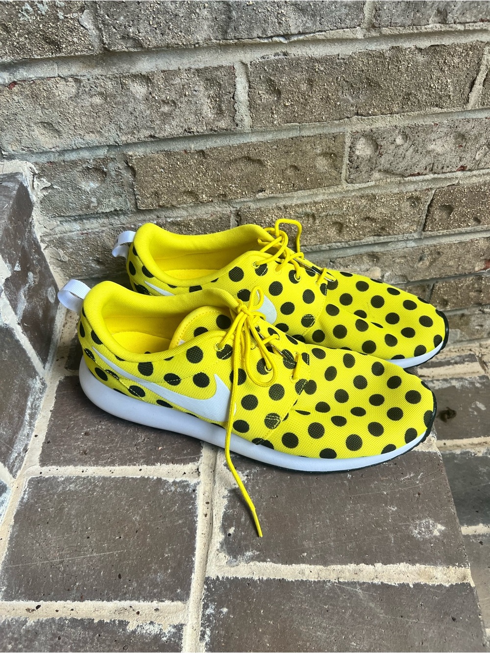Men’s Nike Roshe Next Nature Gold Yellow & Black Polka Dot shoes Sneakers Sz 12